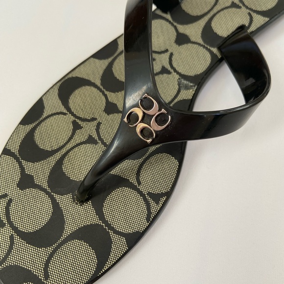 Coach Trixie Black Flip Flop Sandals With Signature “C” Metallic Logo, Size 9B - Picture 7 of 14